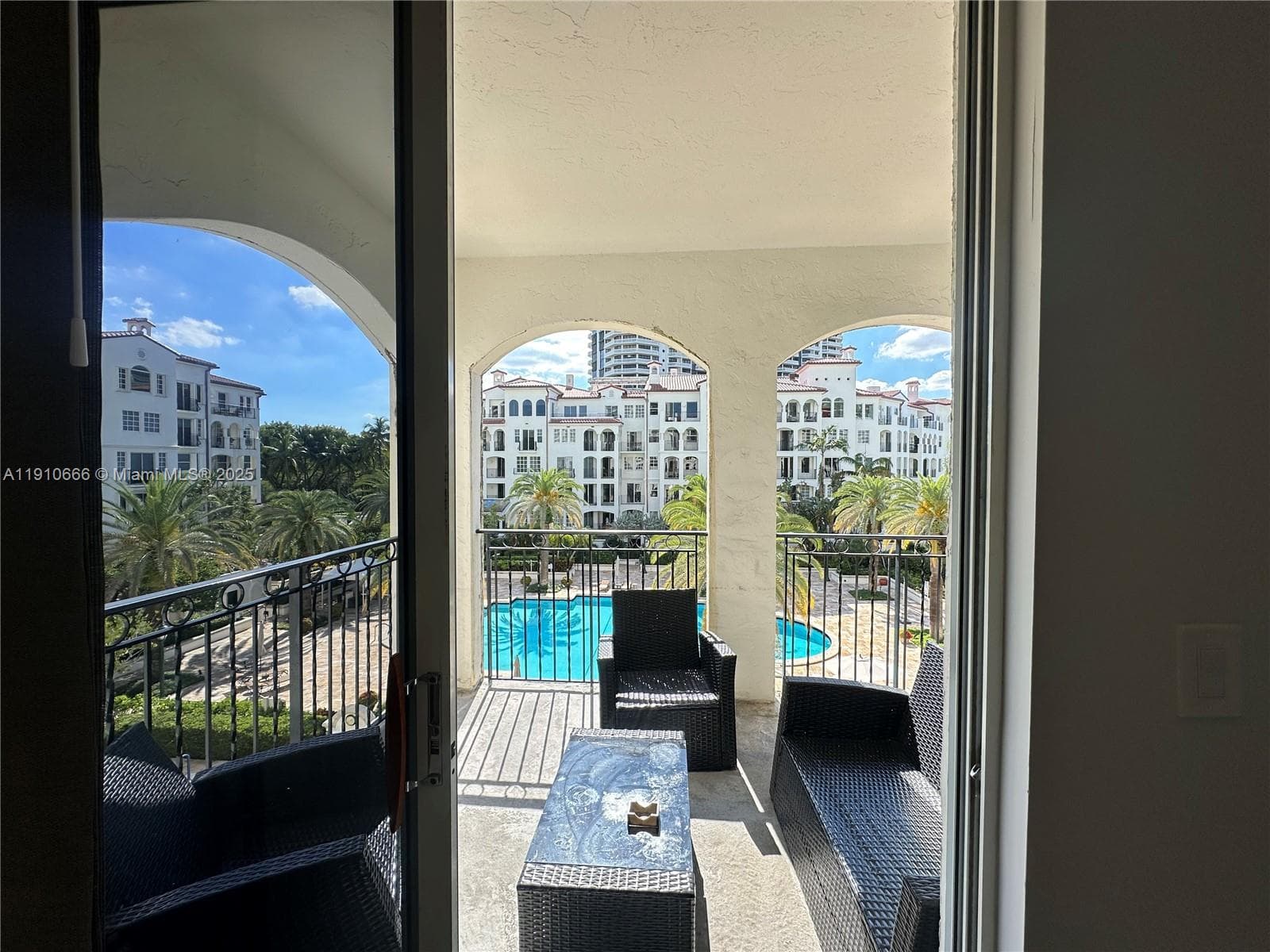 3900 Island Blvd B-303 photo 7