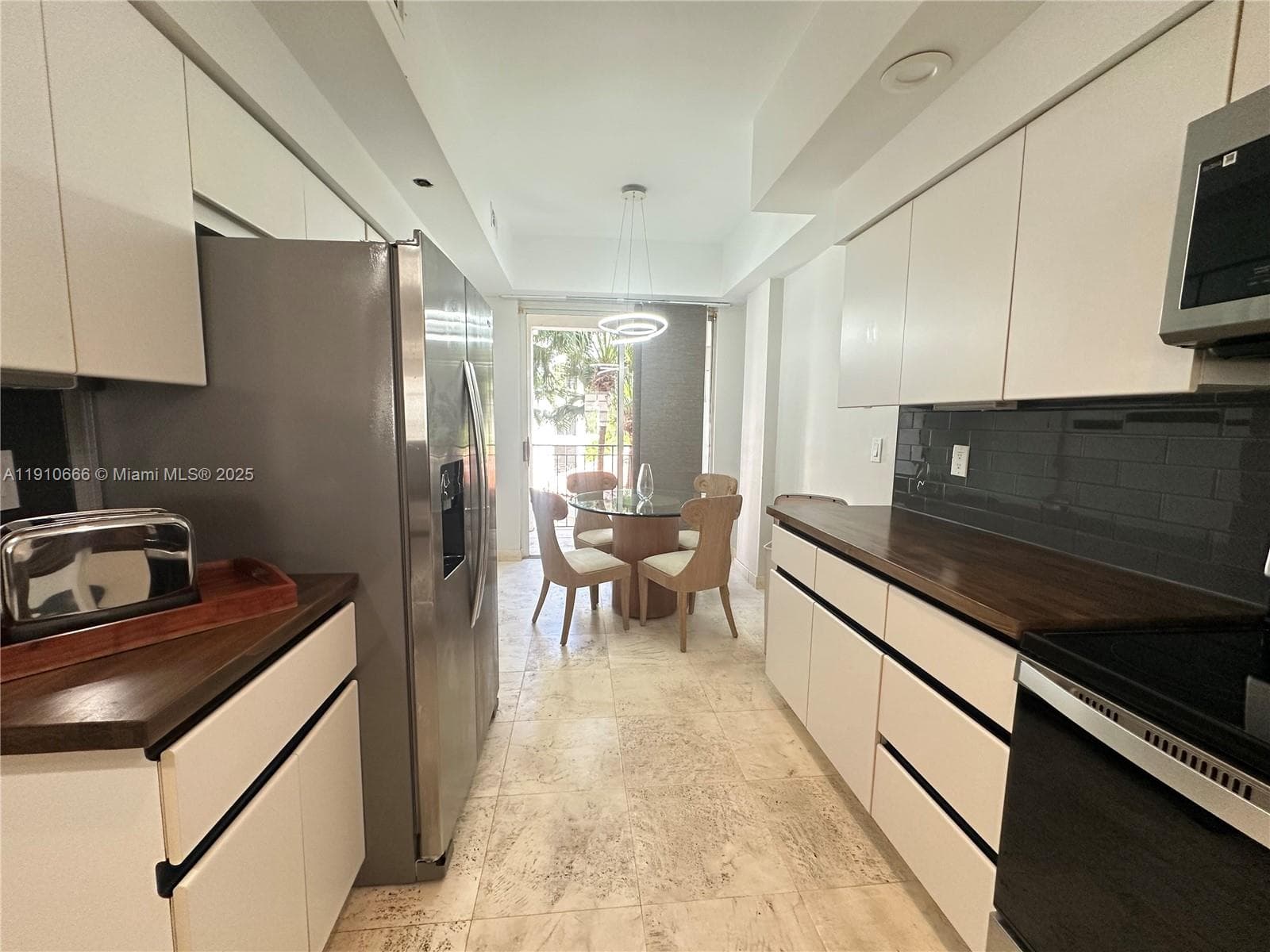 3900 Island Blvd B-303 photo 15
