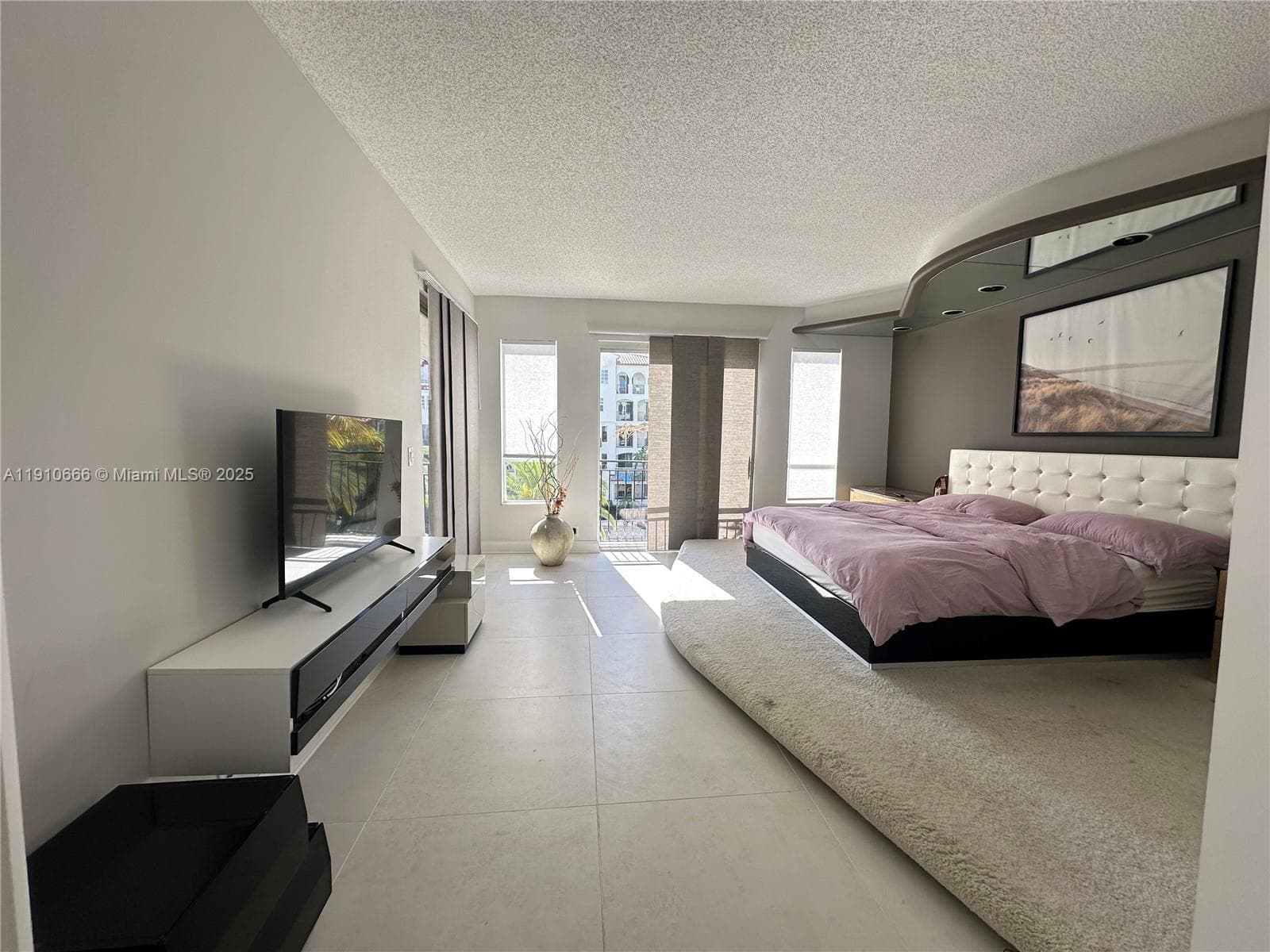 3900 Island Blvd B-303 photo 21