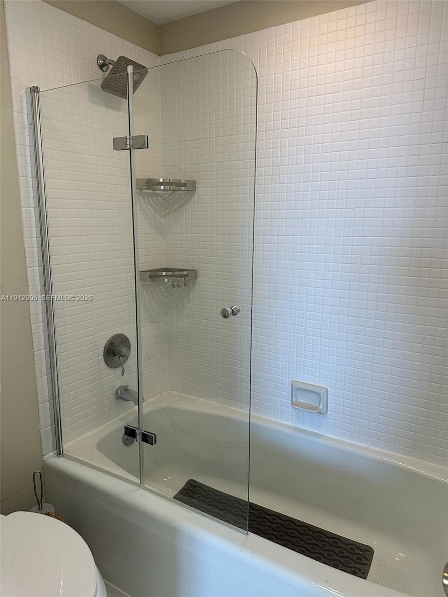 20515 E Country Club Dr 747 photo 16