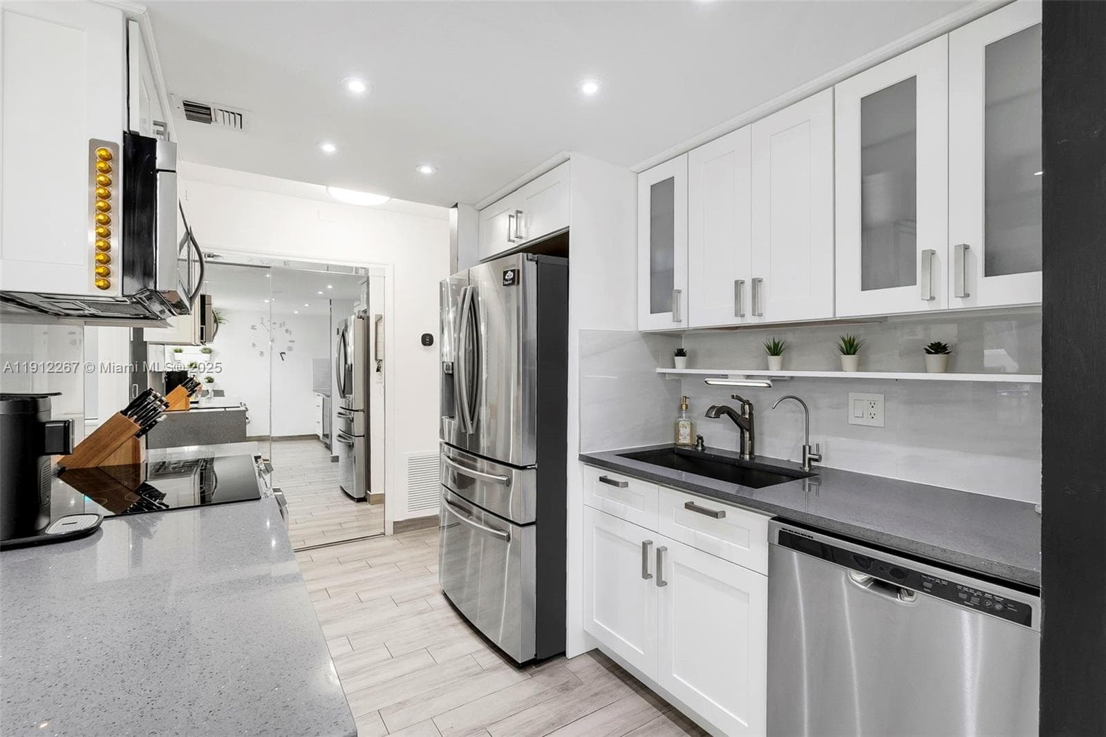 2121 Ocean Blvd 204W photo 15