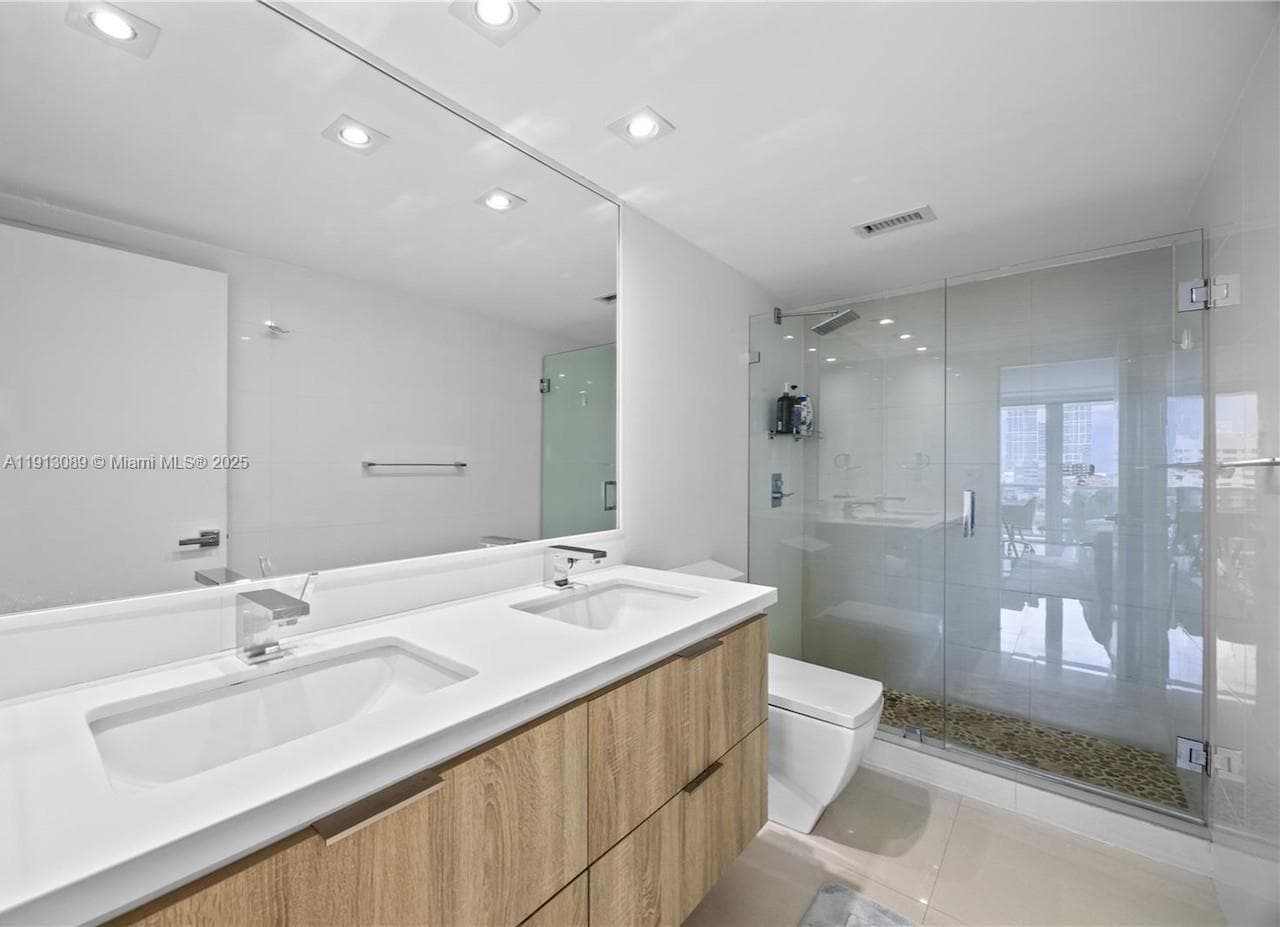 900 Bay Dr 624-622-620 photo 7