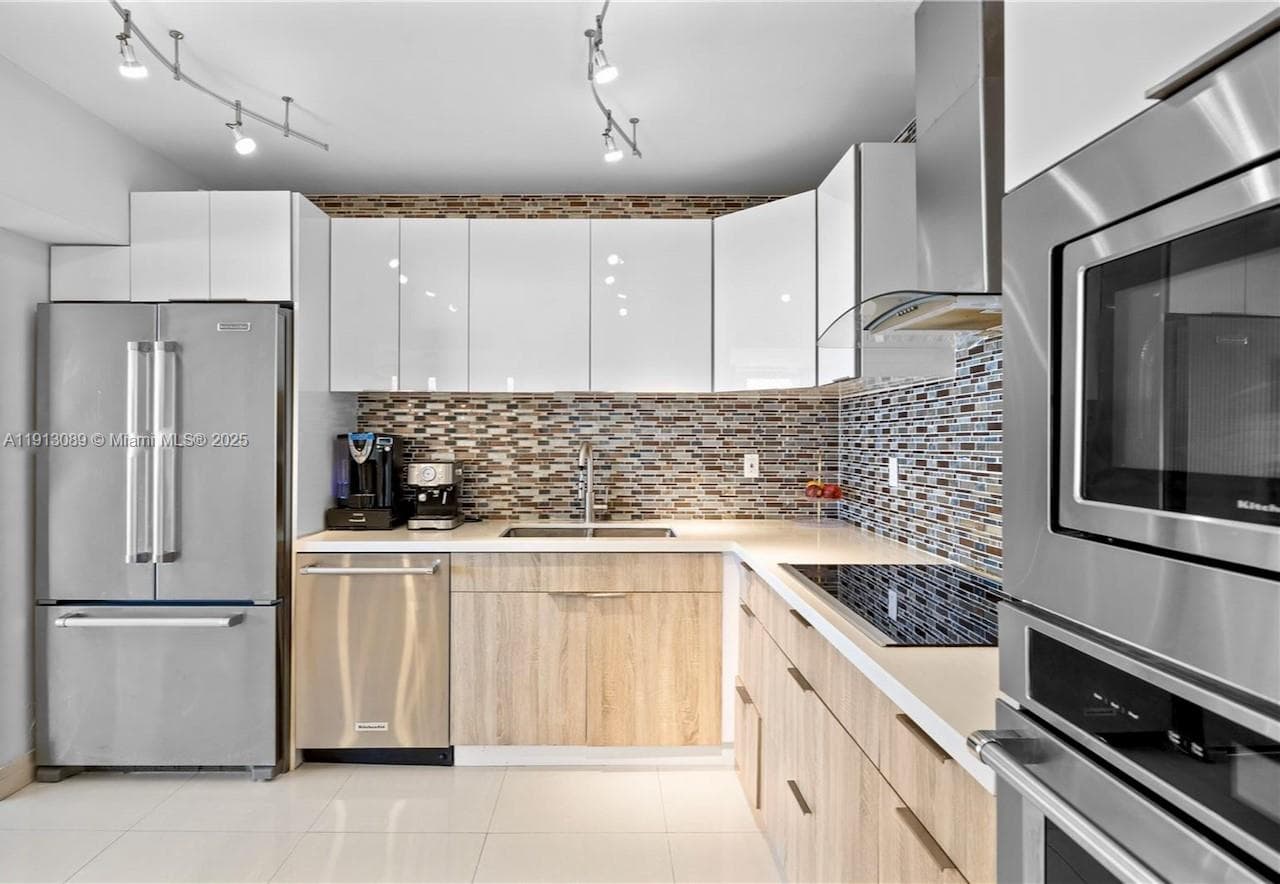 900 Bay Dr 624-622-620 photo 3