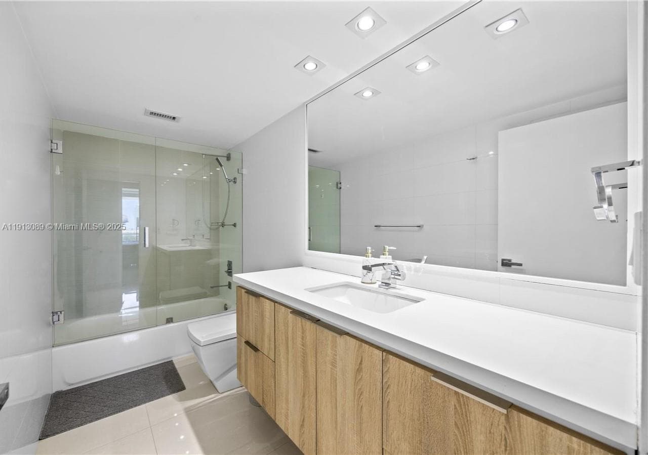 900 Bay Dr 624-622-620 photo 10