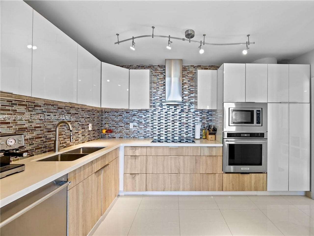900 Bay Dr 624-622-620 photo 4
