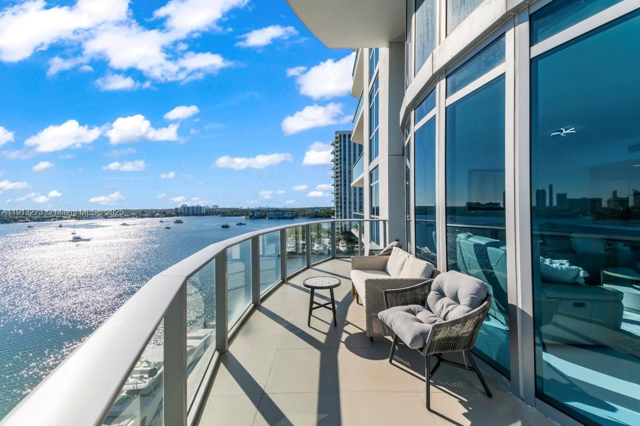 17301 Biscayne Blvd 811 photo 14