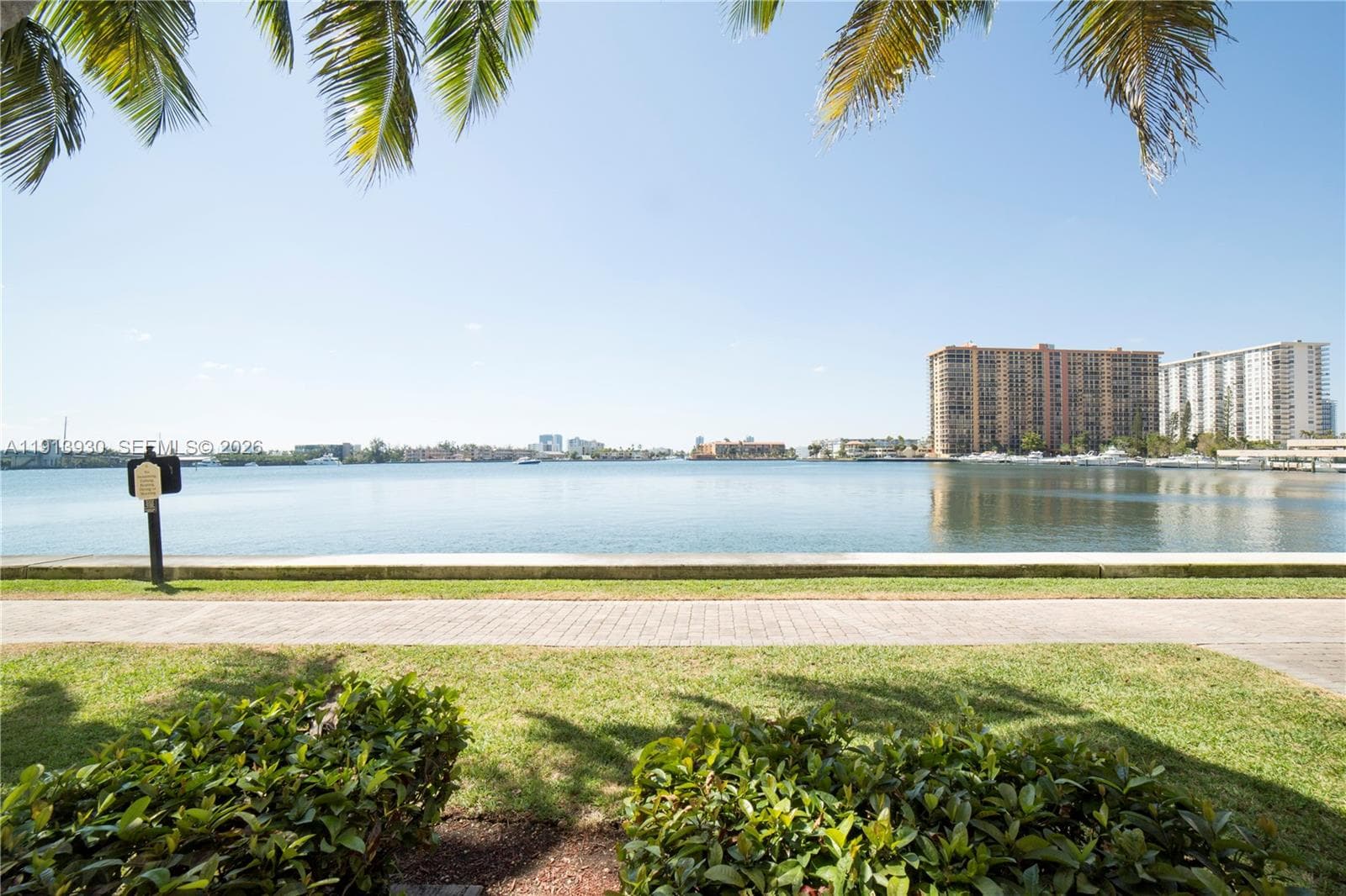17100 N Bay Rd 1107 photo 1