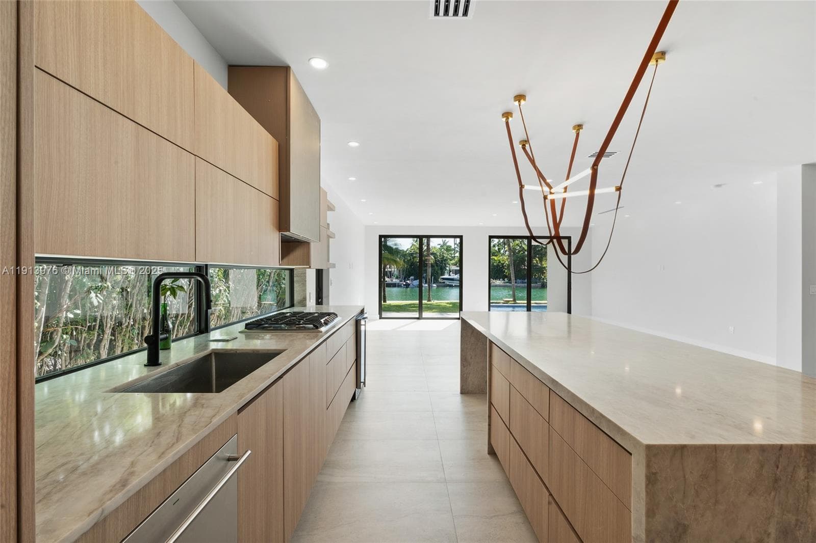 550 Shore Dr photo 16