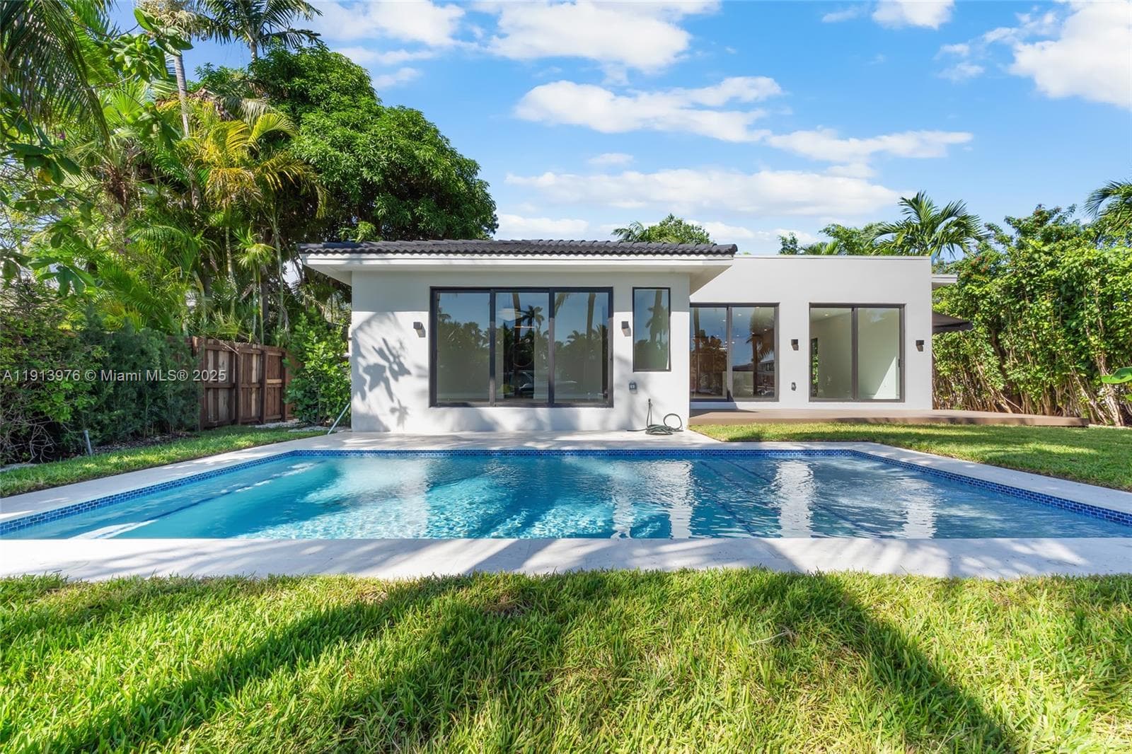 550 Shore Dr photo 25