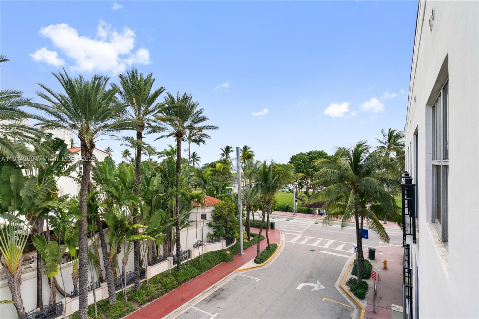 1060 Ocean Dr D307 photo 5