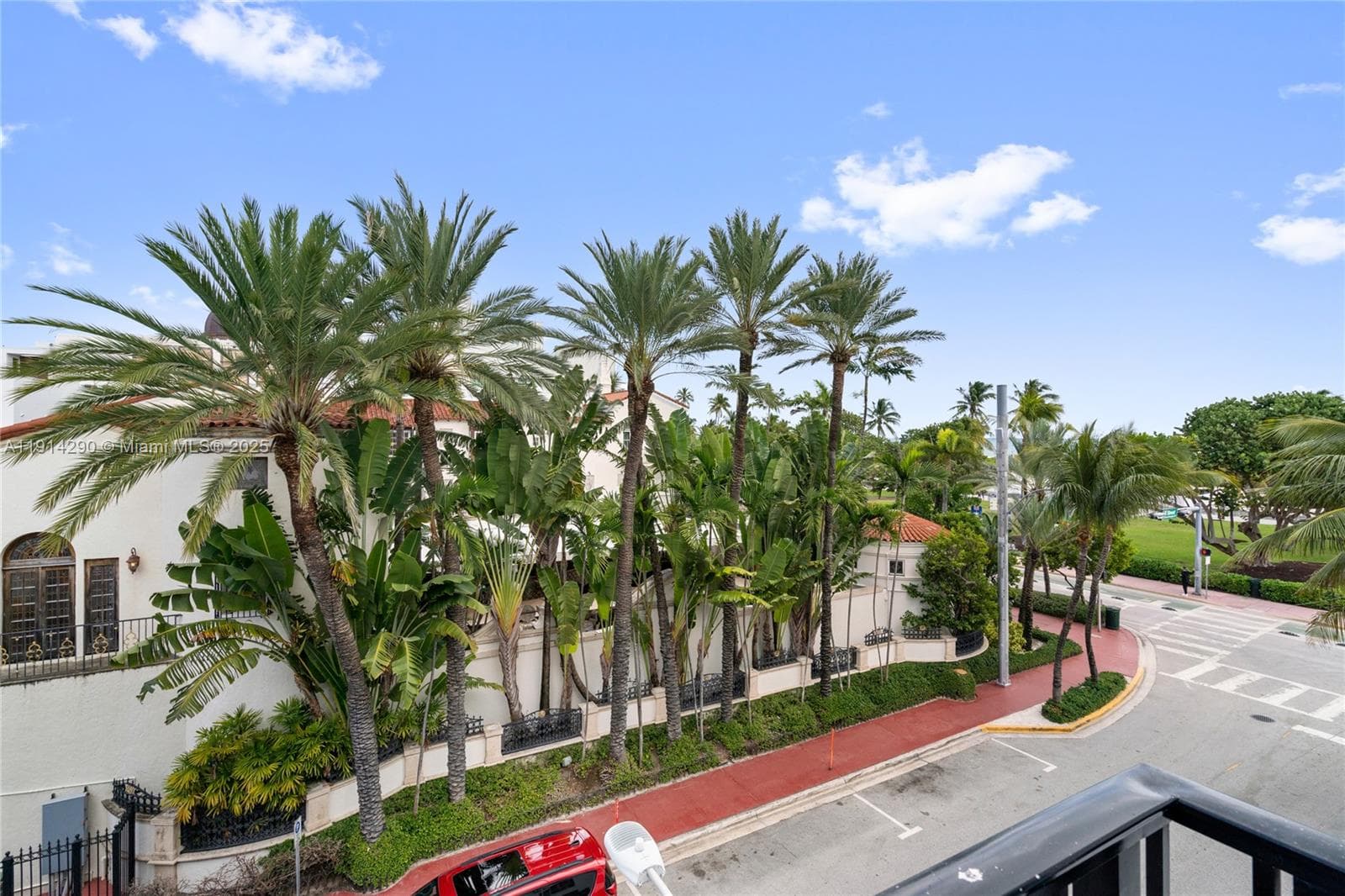 1060 Ocean Dr D307 photo 4