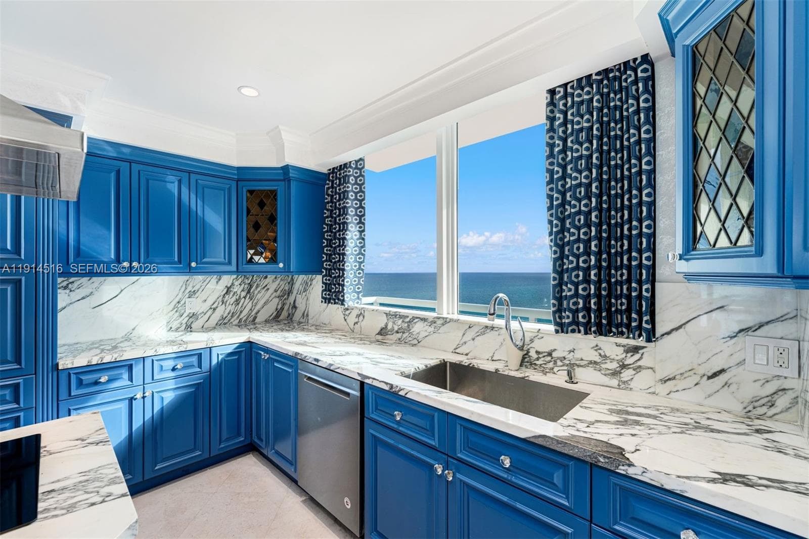 5025 Collins Ave PH-1 photo 11