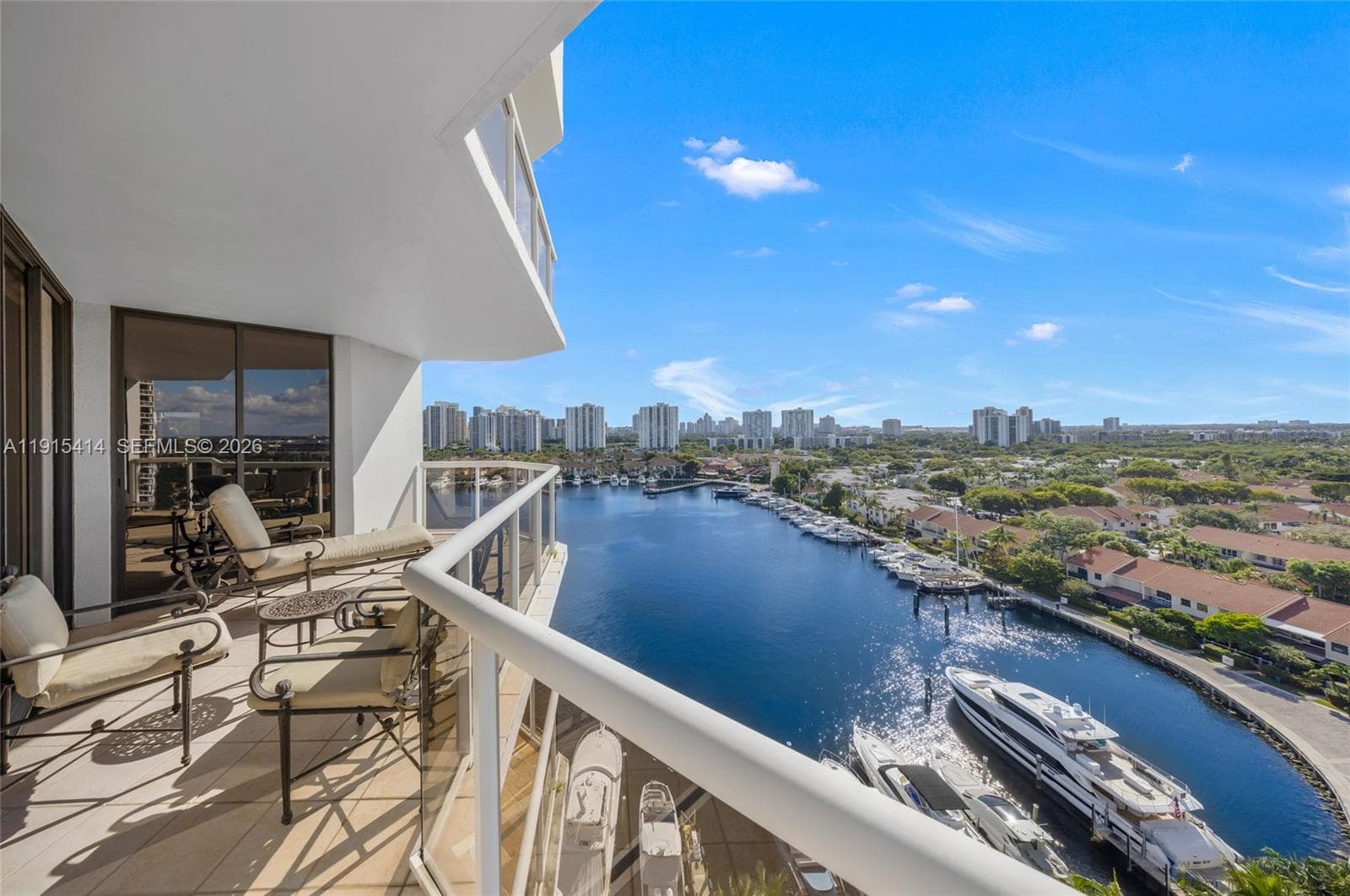 3610 Yacht Club Dr 1409 photo 2