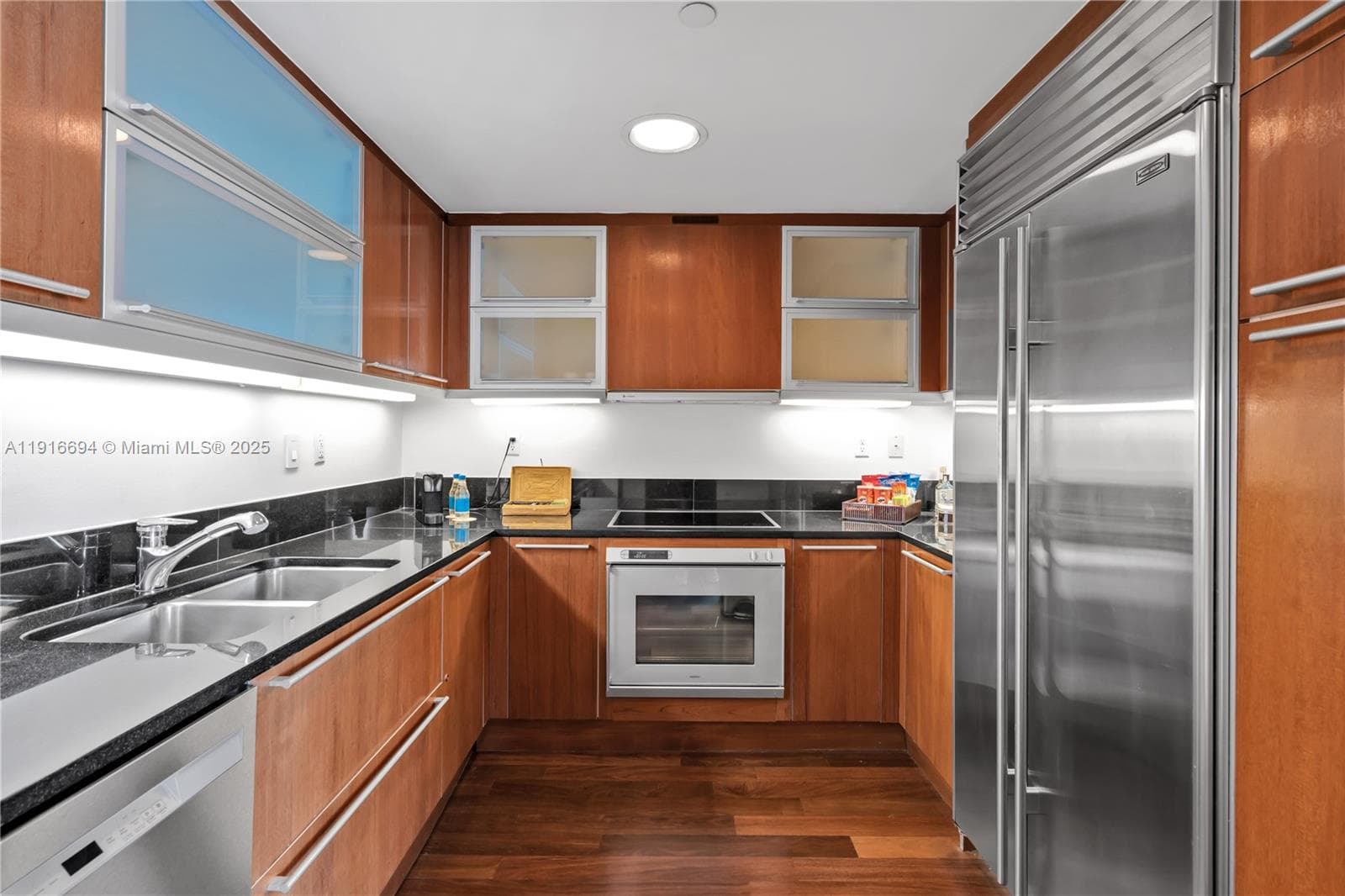 101 20th St 2504 photo 17