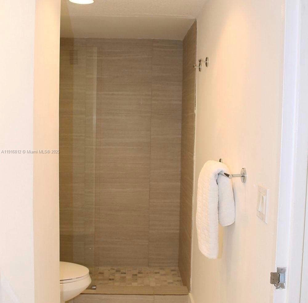 4001 S Ocean Dr 2H photo 8
