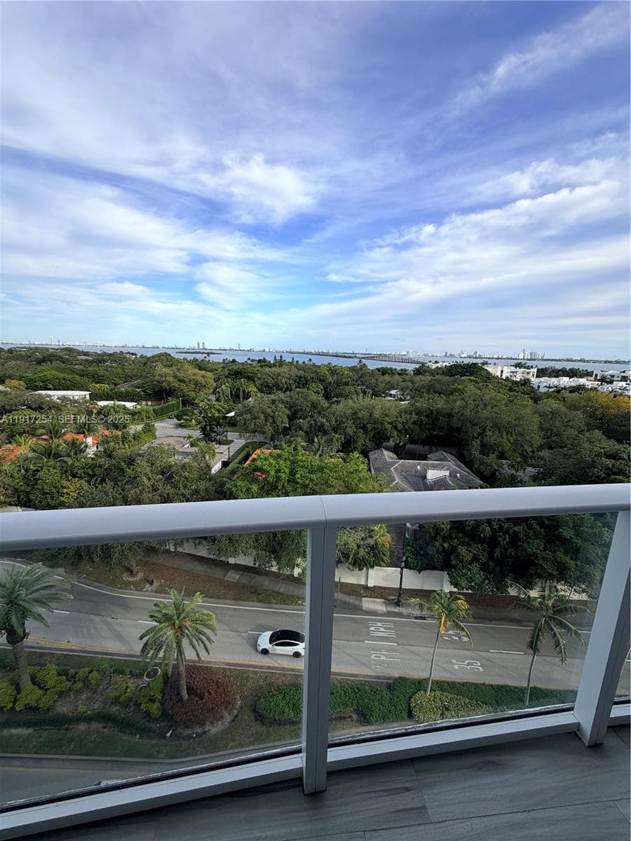 4250 Biscayne Blvd 902 photo 2