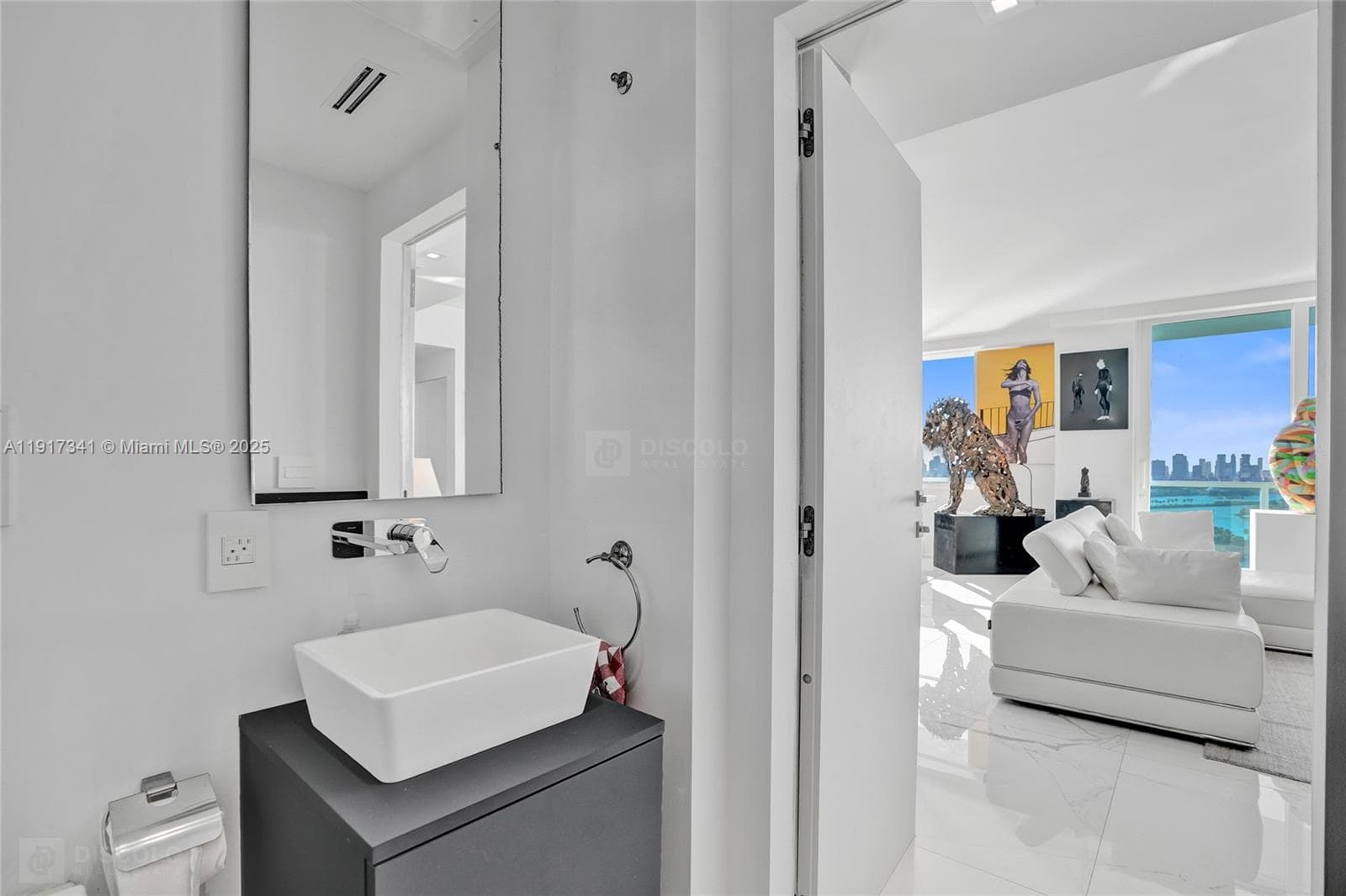 650 West Ave PH01 photo 6
