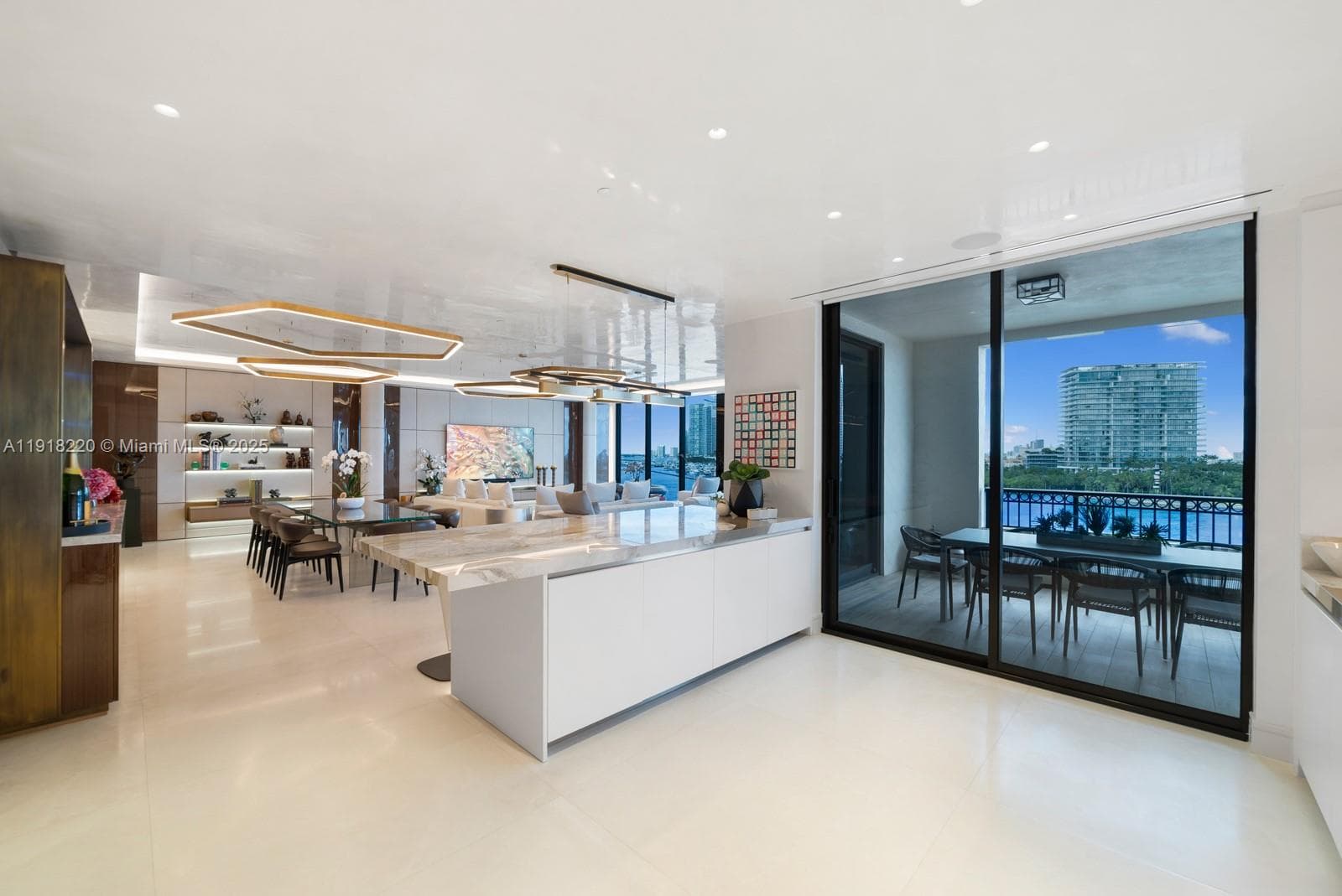 6800 Fisher Island Dr 6864 photo 23