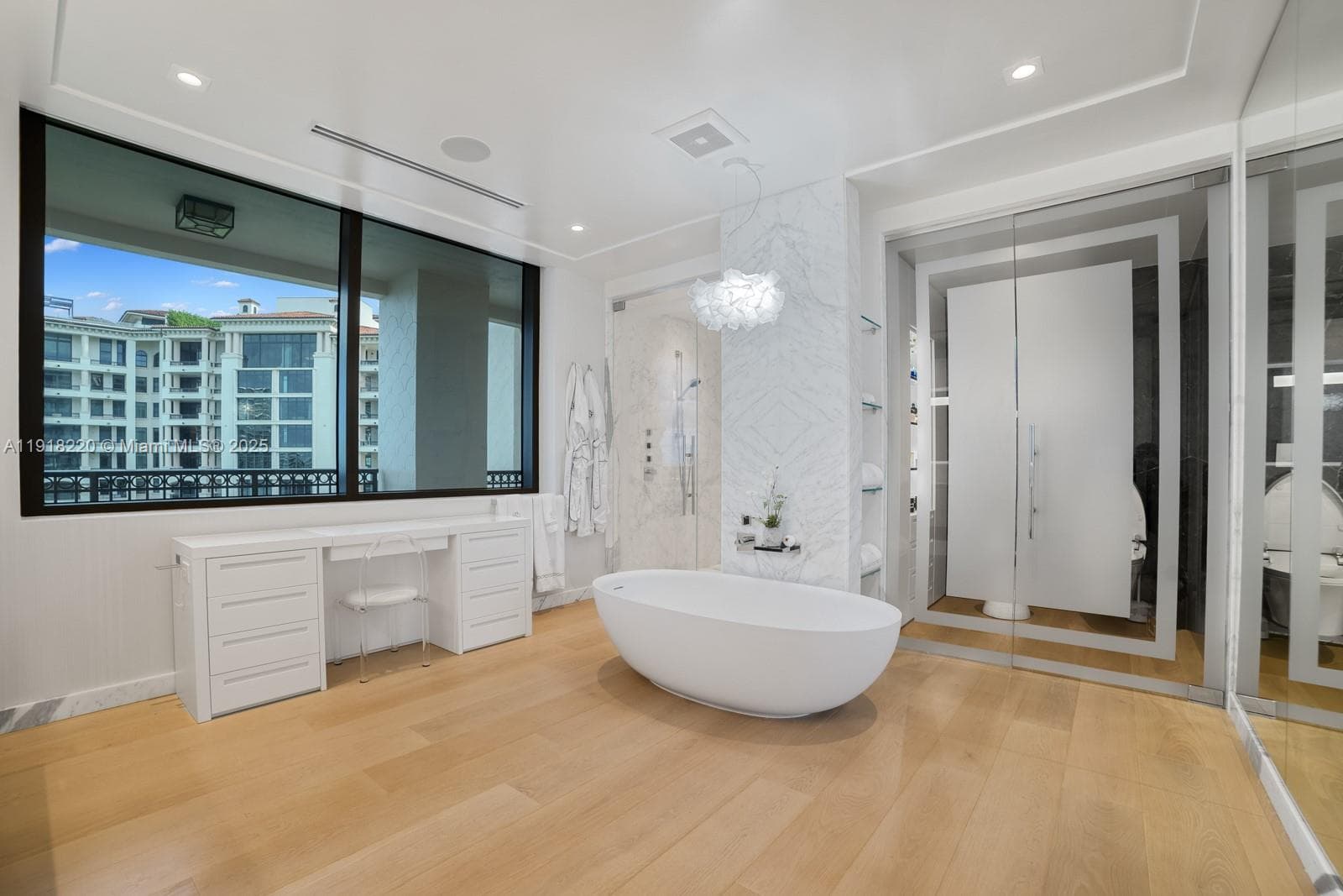 6800 Fisher Island Dr 6864 photo 18