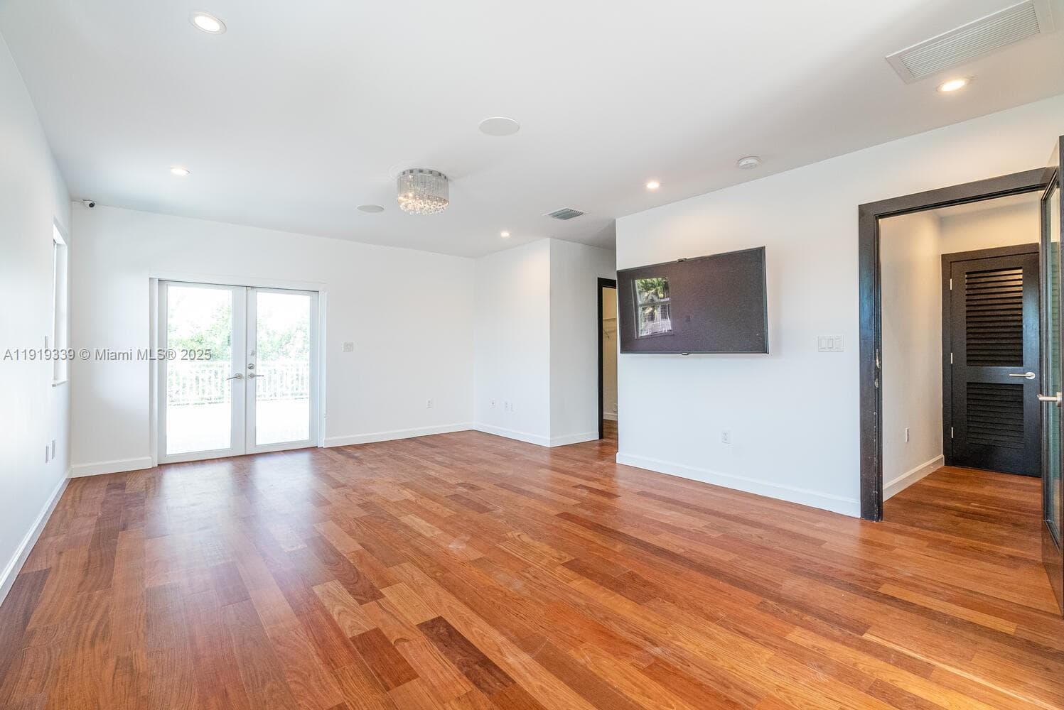 1130 Lugo Ave photo 25