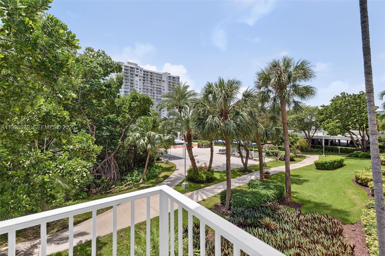 2851 NE 183rd St 216E photo 4