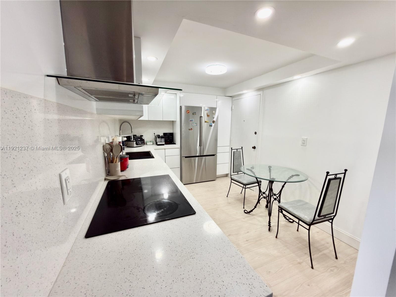 3140 S Ocean Dr 512 photo 11