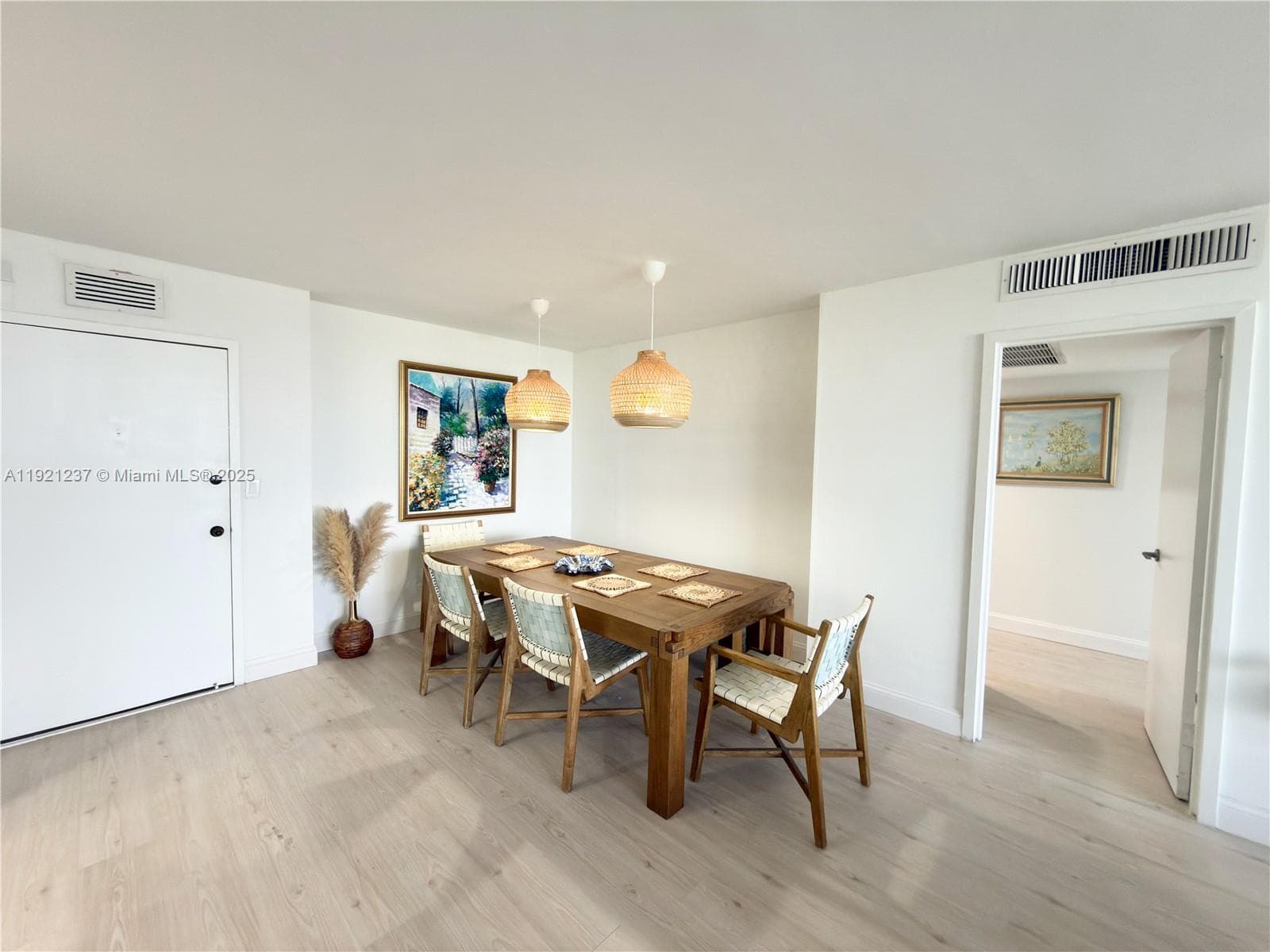 3140 S Ocean Dr 512 photo 4
