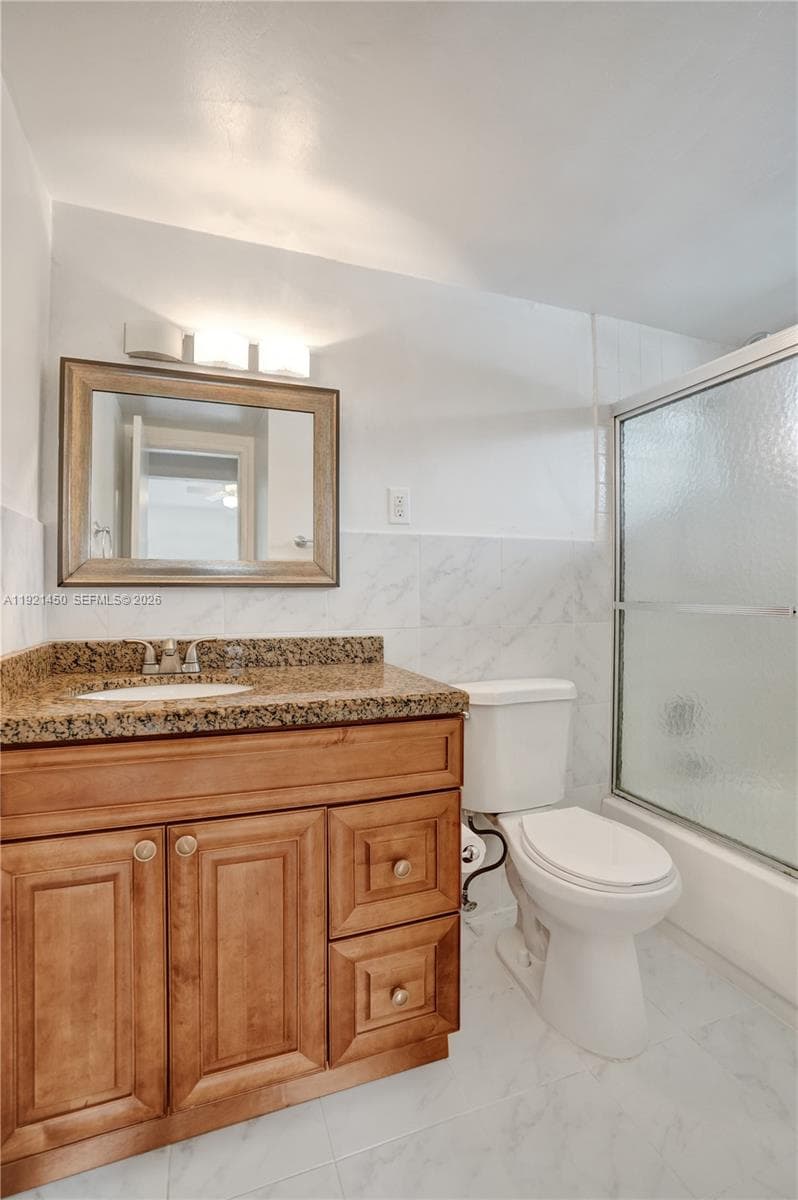 1535 SE 15th St 208 photo 25