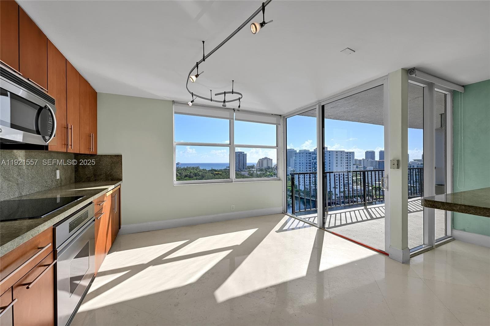 936 Intracoastal Dr 15H photo 12