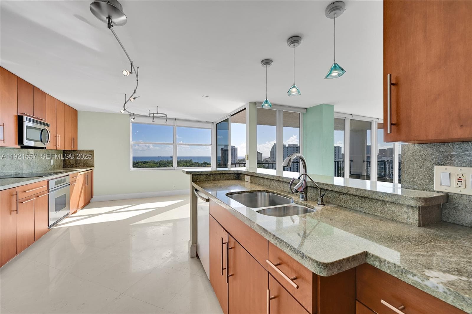 936 Intracoastal Dr 15H photo 10