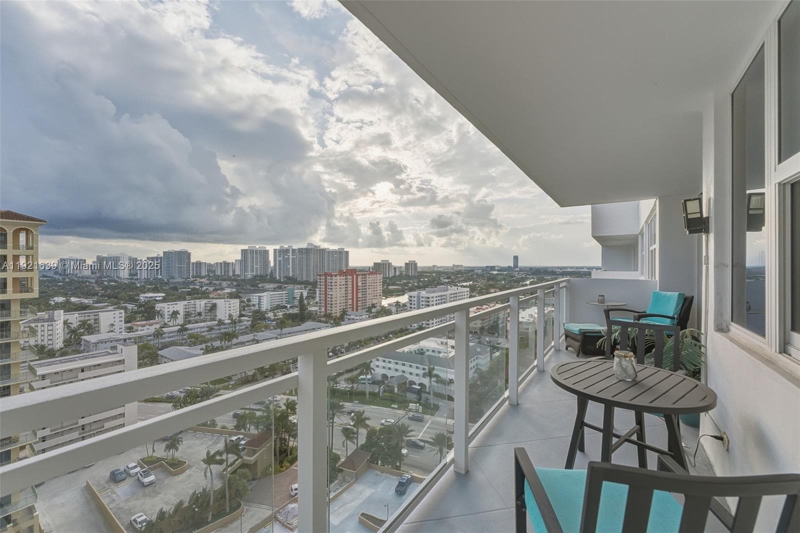 2030 Ocean Dr 1810 photo 12