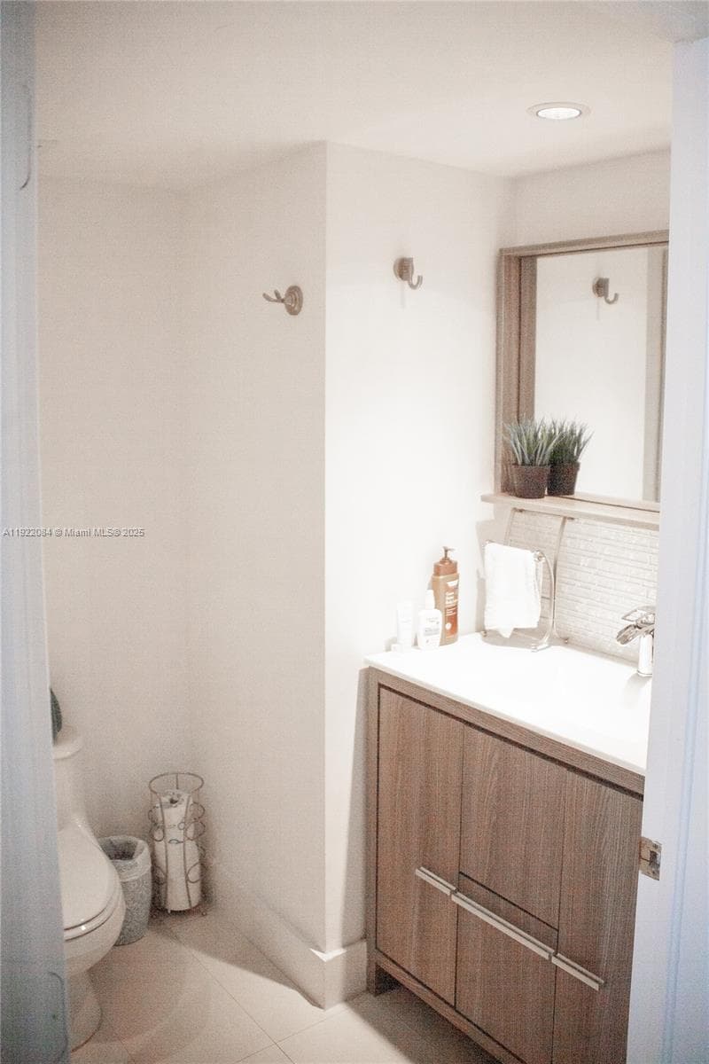 6301 Collins Ave 807 photo 16
