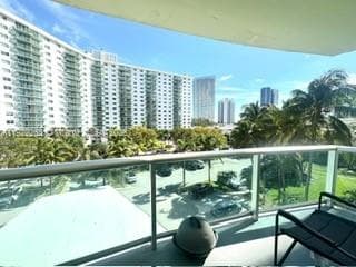 19390 Collins Ave 414 photo 20