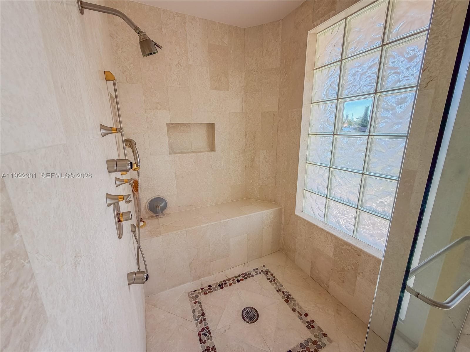 3220 165th St photo 11