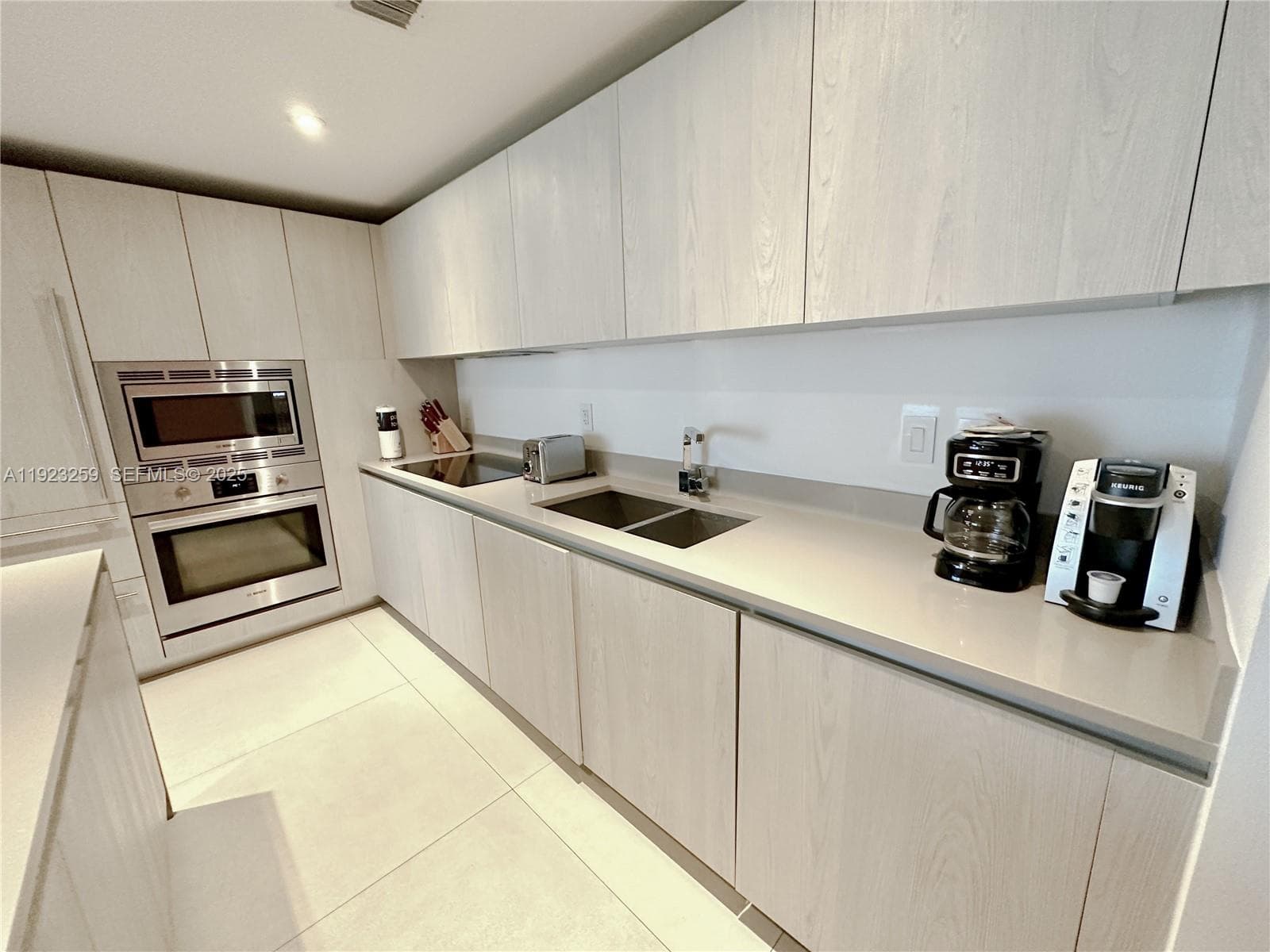 4111 Ocean Dr 2306 photo 6