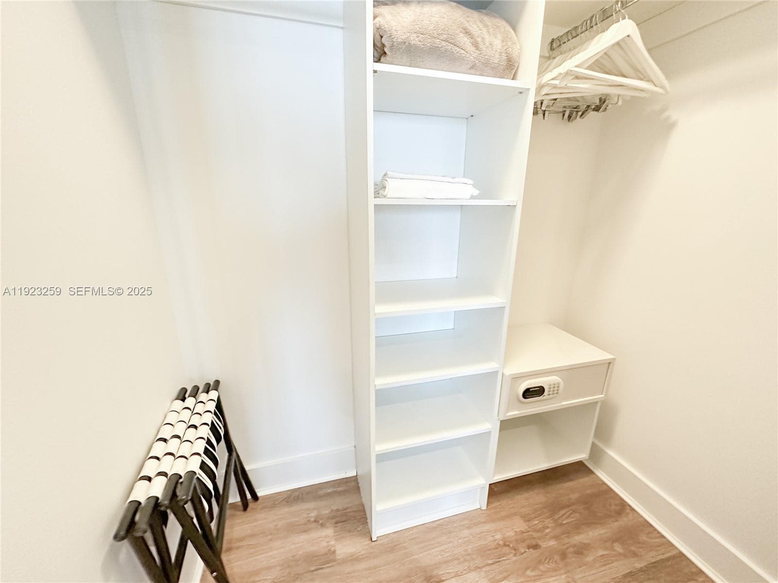 4111 Ocean Dr 2306 photo 8