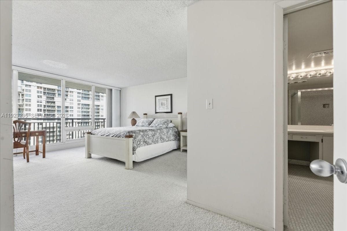 4280 Galt Ocean 12H photo 17