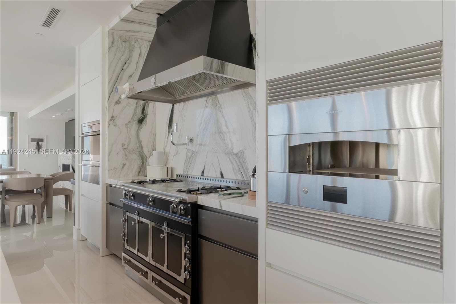 17975 Collins Ave 502 photo 17