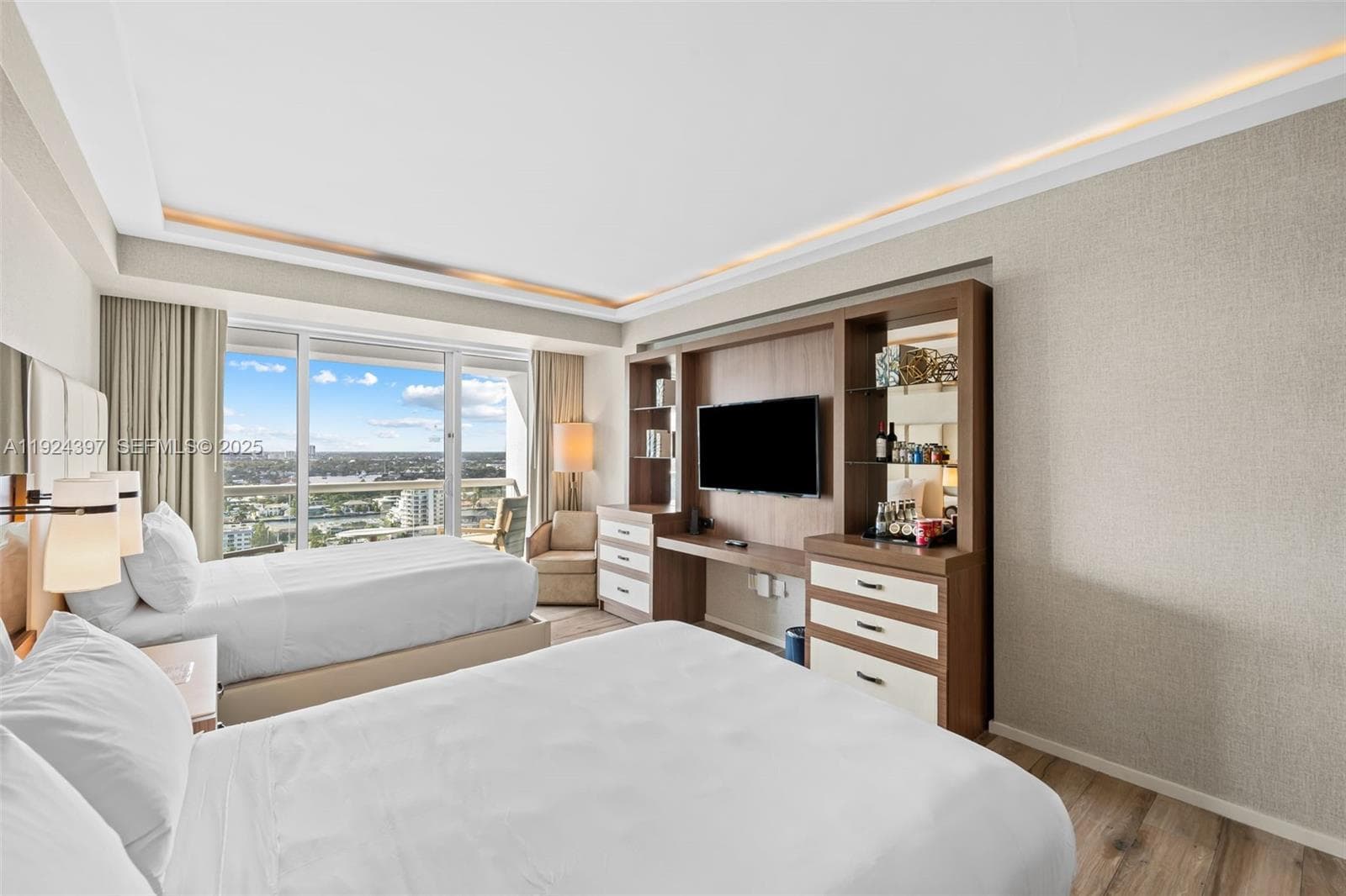 551 N Fort Lauderdale Beach Blvd R1904 photo 6