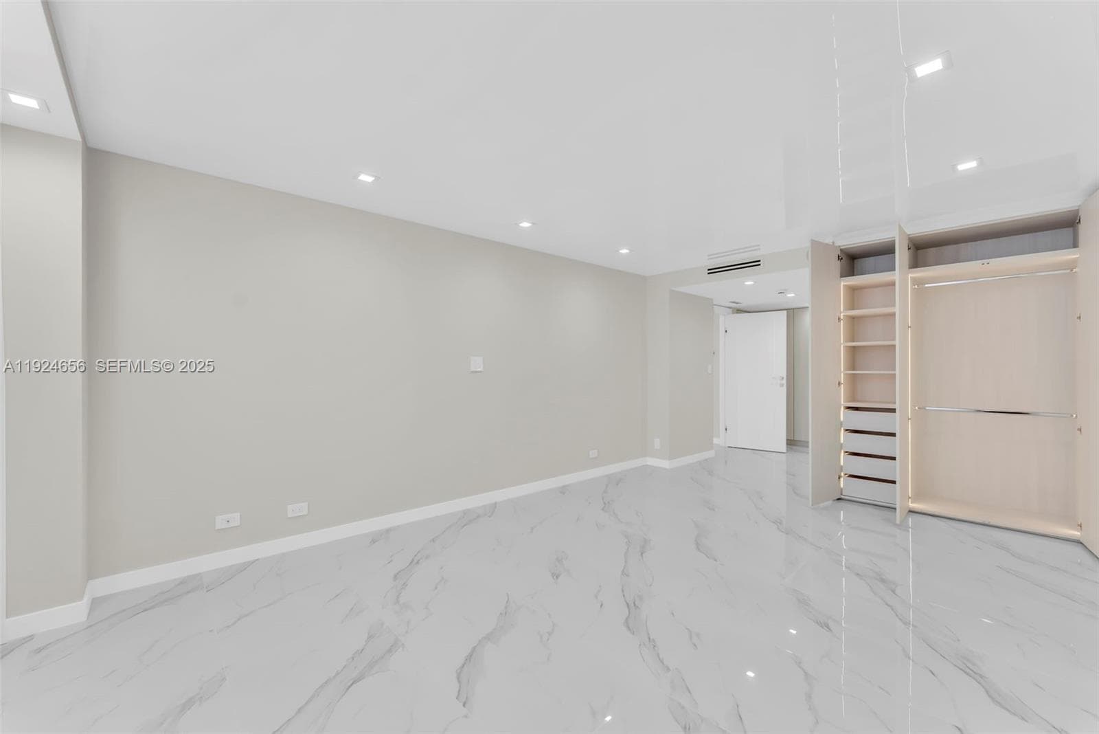 251 174th St 1414 photo 13