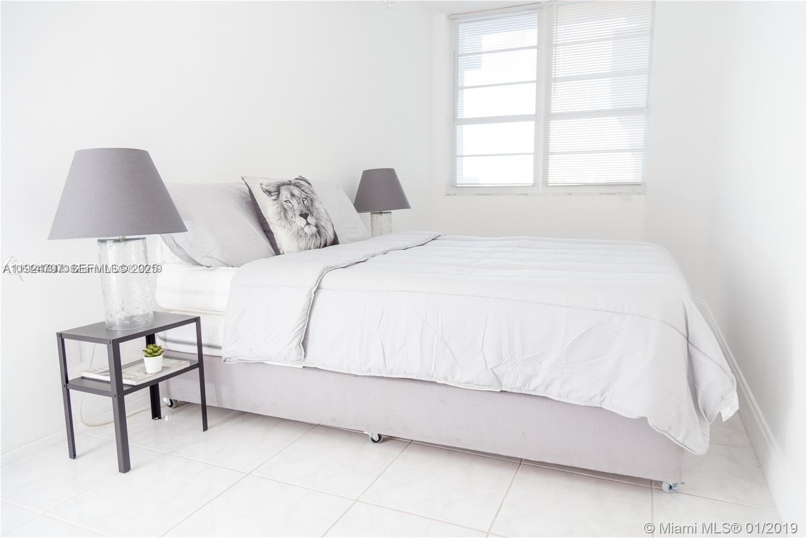 100 LINCOLN RD 1216 photo 2