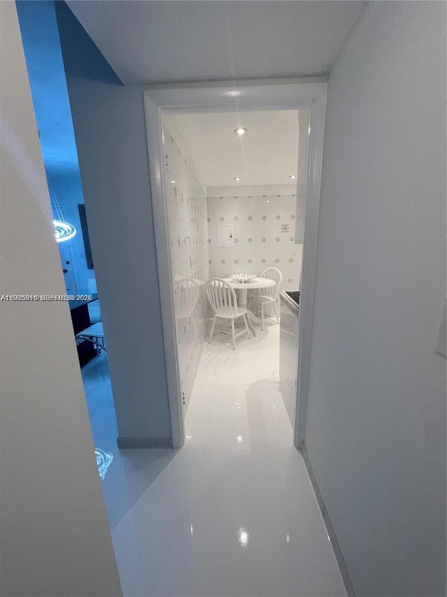 5555 Collins Ave 7T photo 11