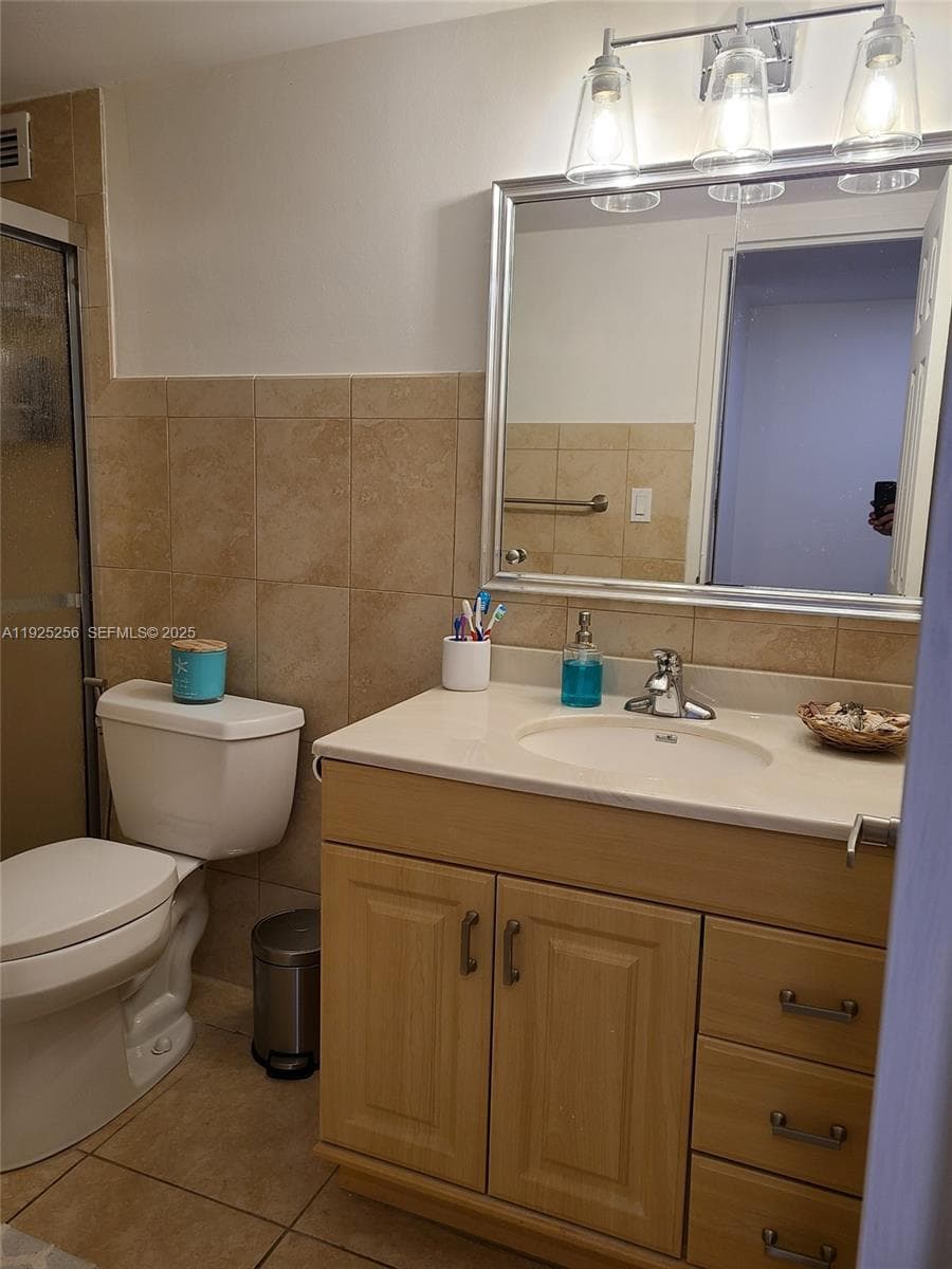 3180 S Ocean Dr 307 photo 12