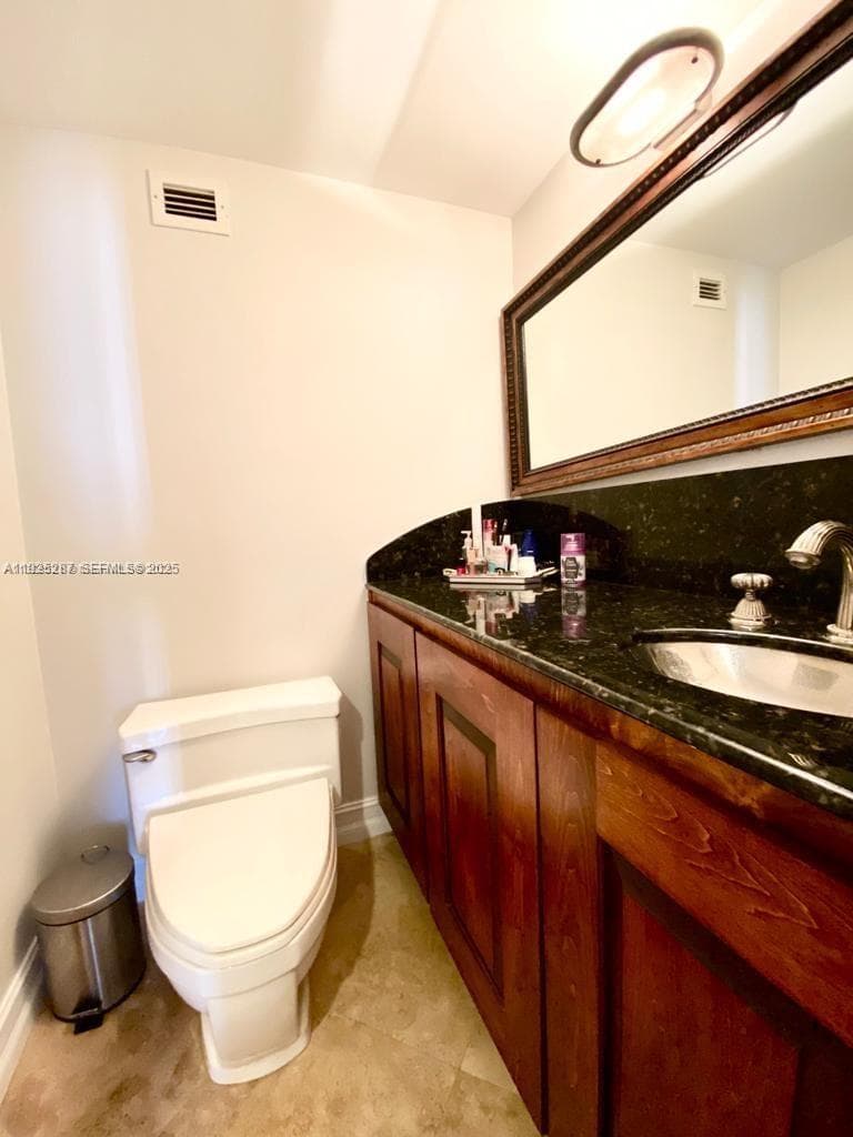 100 Lincoln Rd 608 photo 17