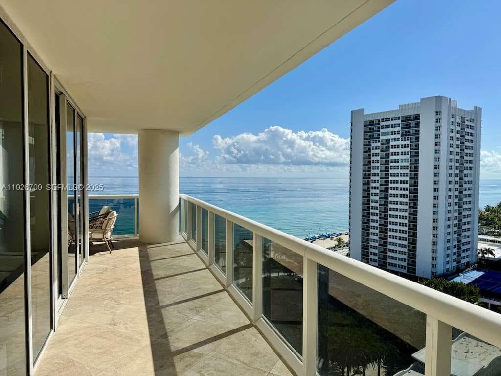 1850 S Ocean Dr 1405 photo 2