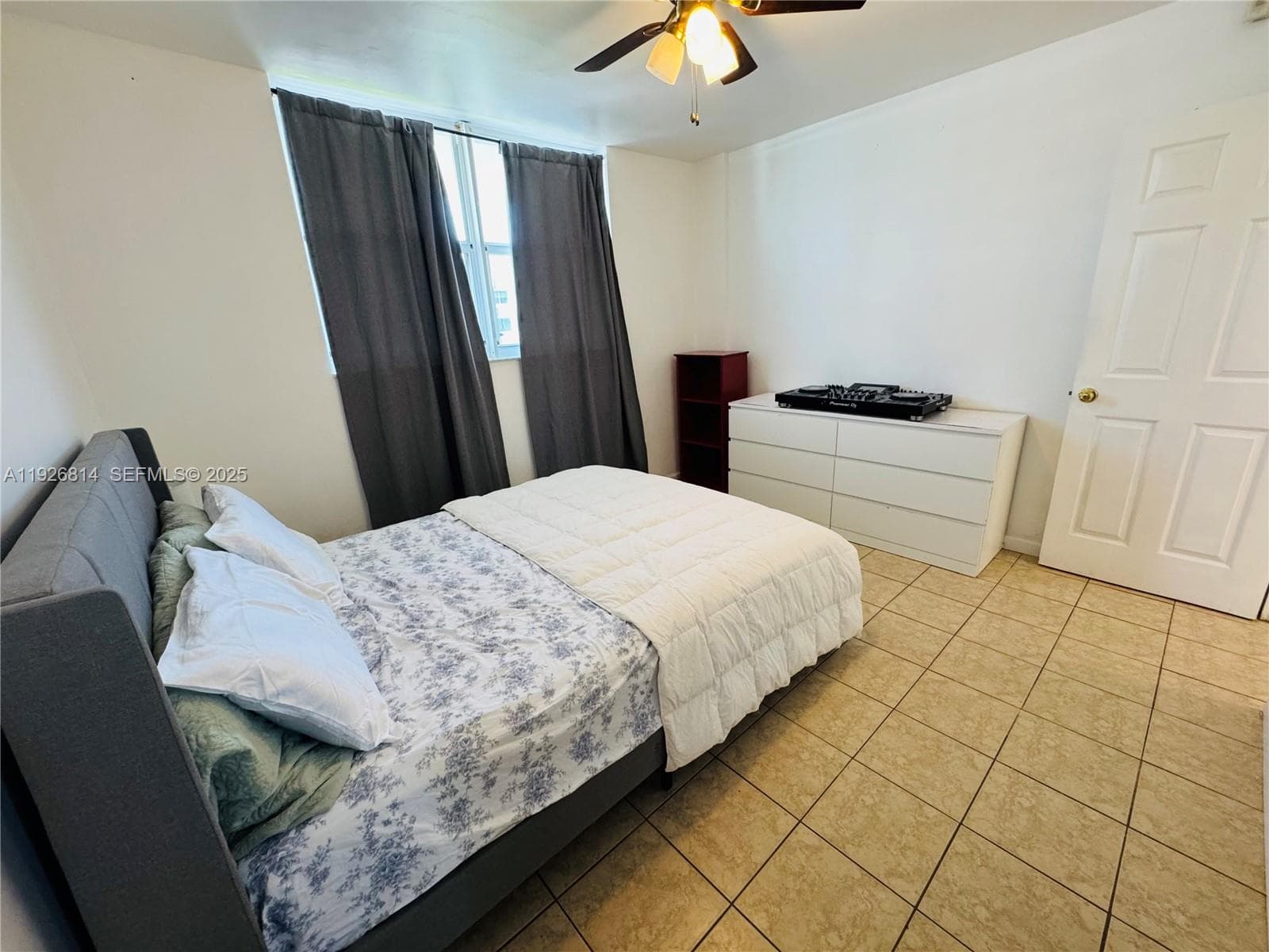 3660 NE 166th St 812 photo 24