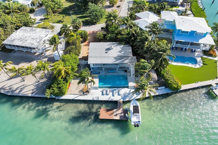 166 Bayview Drive photo 6