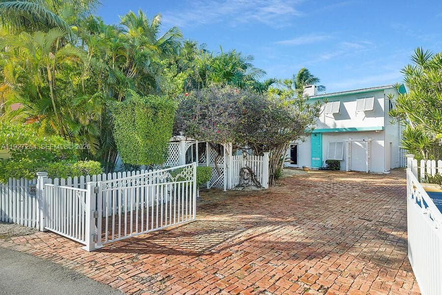 166 Bayview Drive photo 14