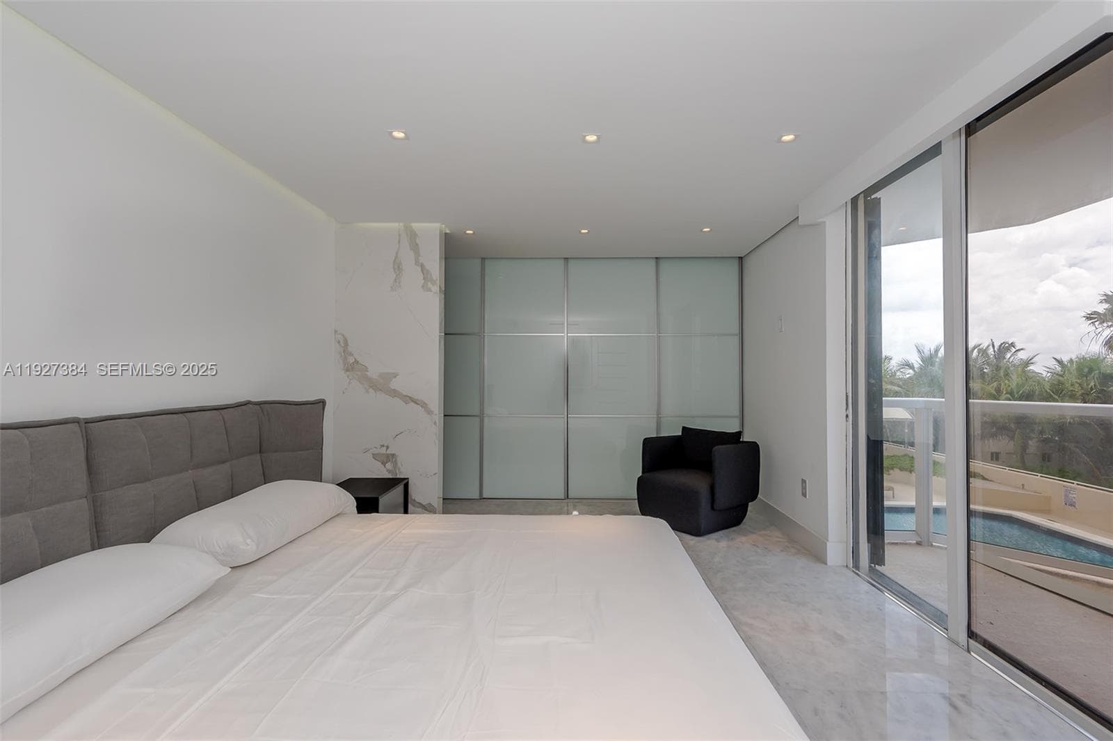 6423 Collins Ave 304 photo 5
