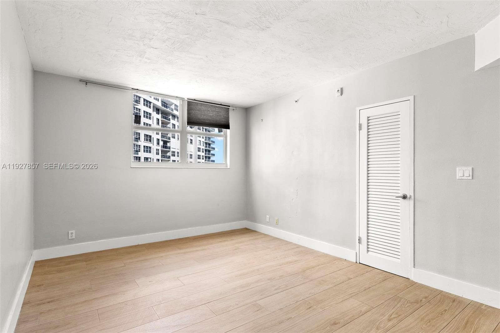 3001 Ocean Dr 1145 photo 23
